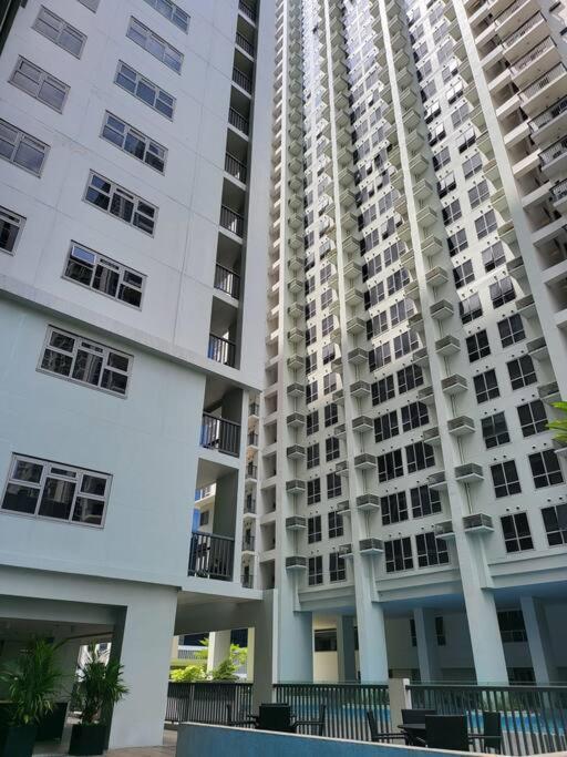Luxury @ Bgc Sleeps 6 Comfortably Fast Wifi Pool! Manila Exterior foto