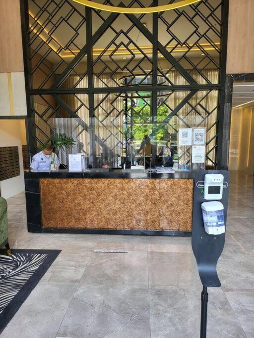 Luxury @ Bgc Sleeps 6 Comfortably Fast Wifi Pool! Manila Exterior foto