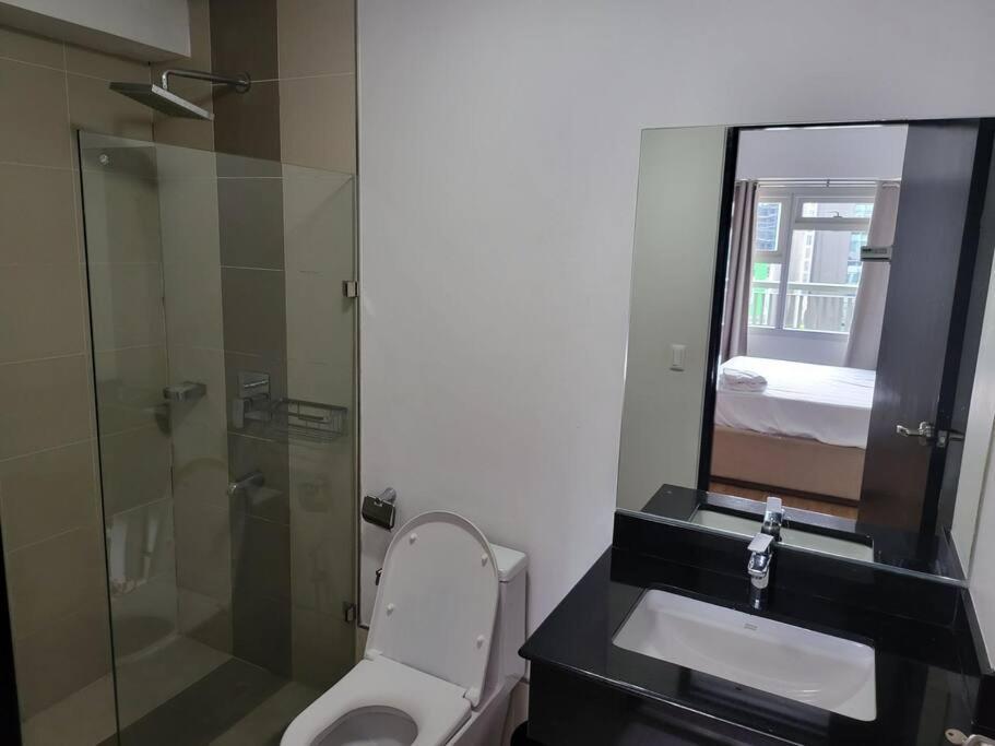 Luxury @ Bgc Sleeps 6 Comfortably Fast Wifi Pool! Manila Exterior foto