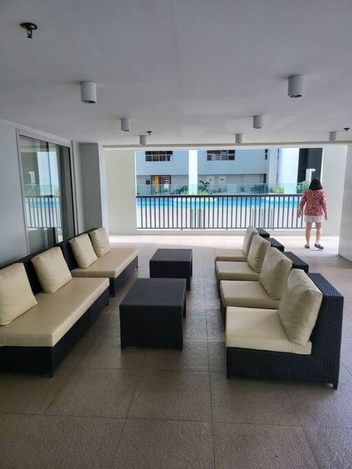 Luxury @ Bgc Sleeps 6 Comfortably Fast Wifi Pool! Manila Exterior foto