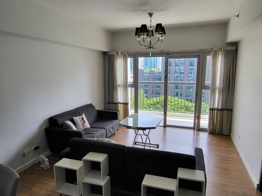 Luxury @ Bgc Sleeps 6 Comfortably Fast Wifi Pool! Manila Exterior foto