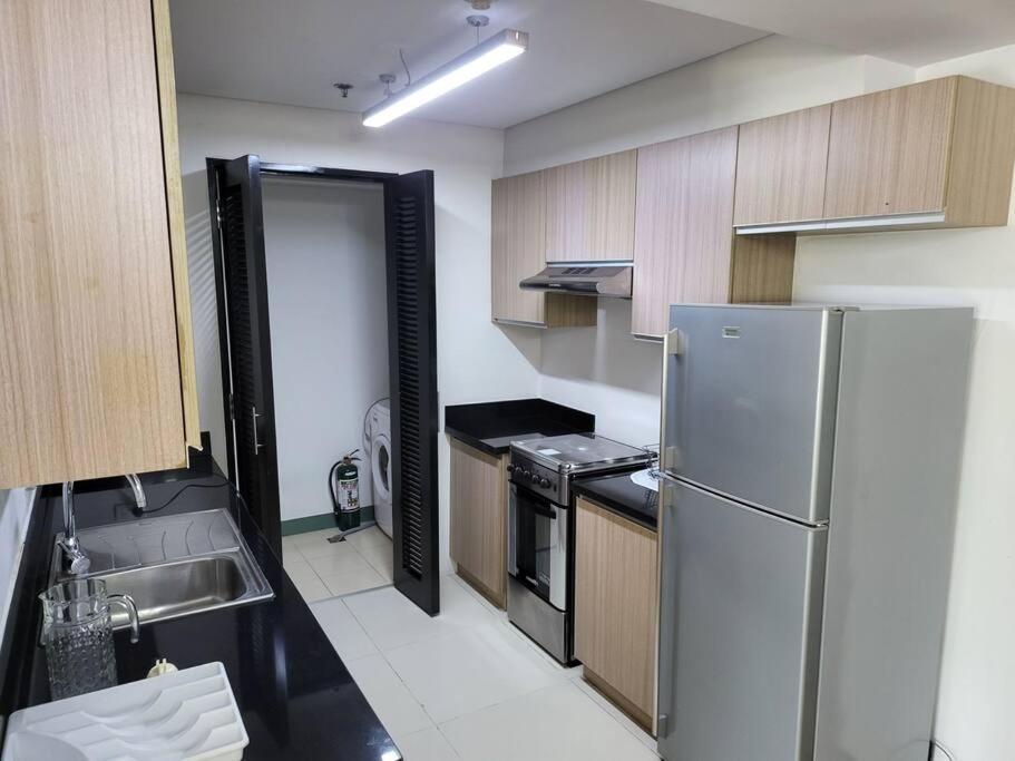 Luxury @ Bgc Sleeps 6 Comfortably Fast Wifi Pool! Manila Exterior foto