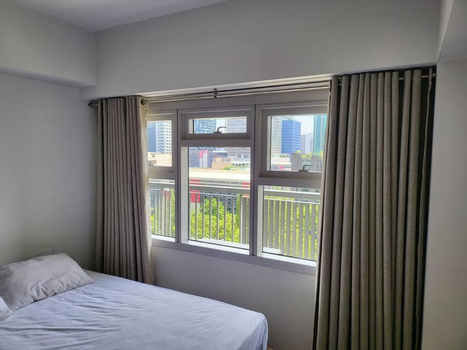 Luxury @ Bgc Sleeps 6 Comfortably Fast Wifi Pool! Manila Exterior foto