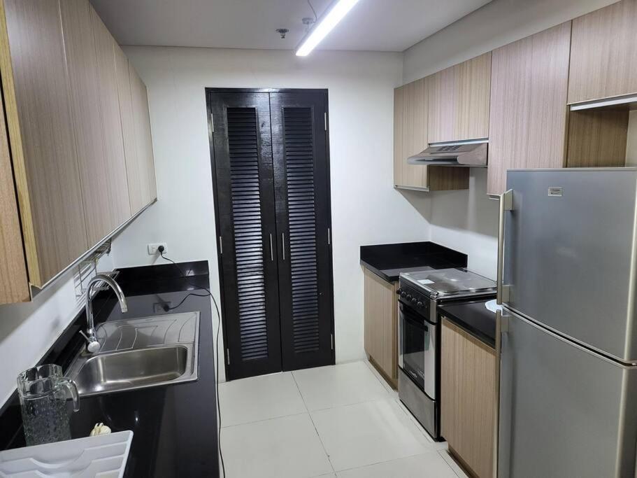 Luxury @ Bgc Sleeps 6 Comfortably Fast Wifi Pool! Manila Exterior foto