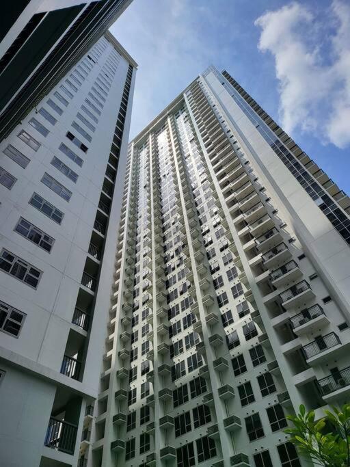 Luxury @ Bgc Sleeps 6 Comfortably Fast Wifi Pool! Manila Exterior foto