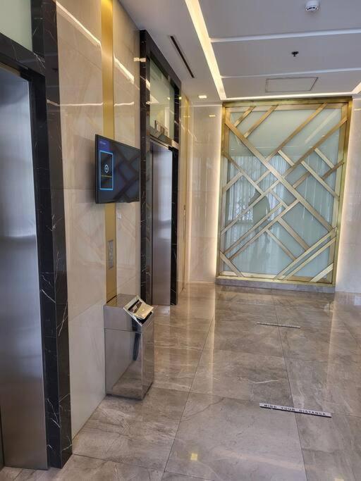 Luxury @ Bgc Sleeps 6 Comfortably Fast Wifi Pool! Manila Exterior foto